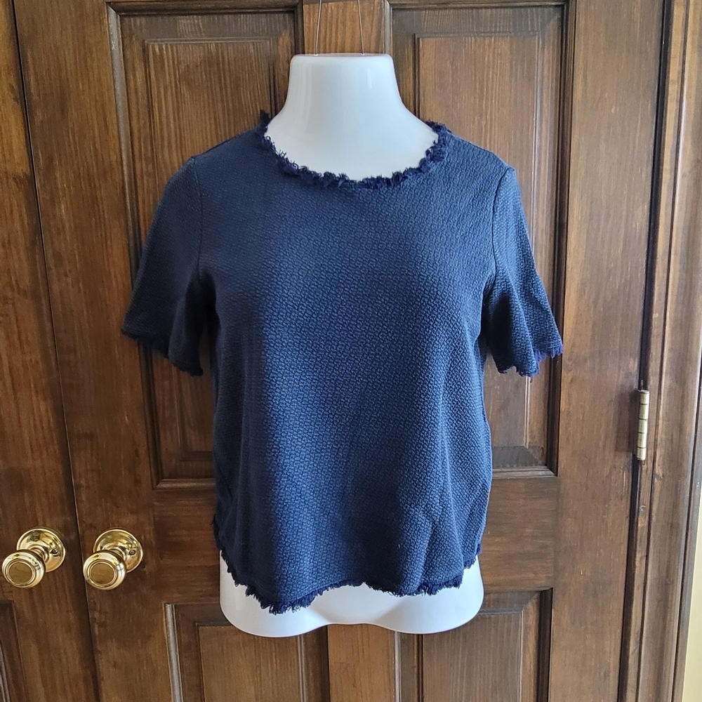 Green Envelope Navy Frayed-Trim Short Sleeve Top Sz M P2P 18.5 L 21.5